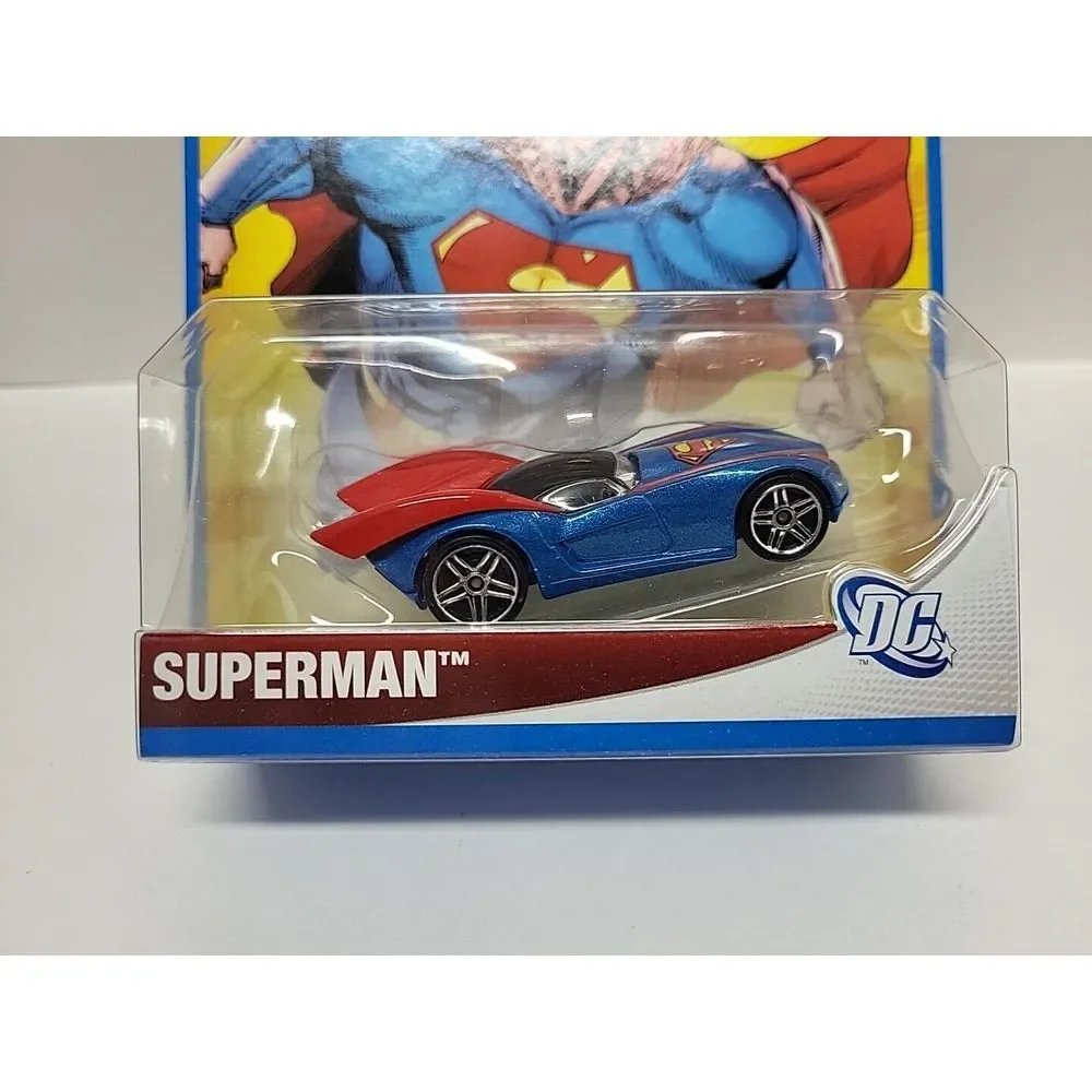 2011‎ Hot Wheels SUPERMAN Character Car DC Universe - 1:64